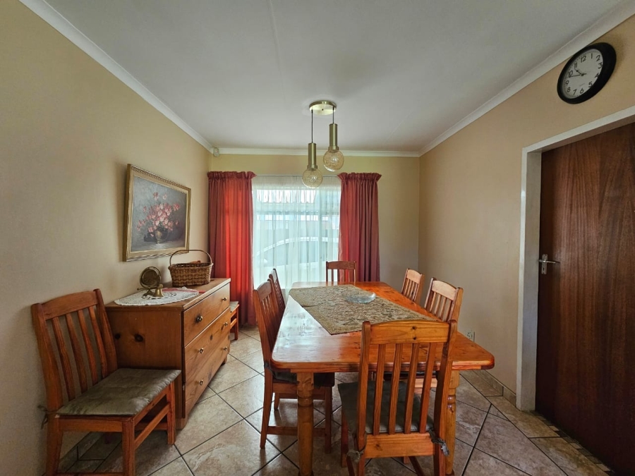 5 Bedroom Property for Sale in Miederpark North West